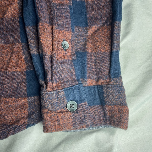 Teen Boys size” XL 18 “ Capslue button down plaid flannel shirt - Picture 4 of 6